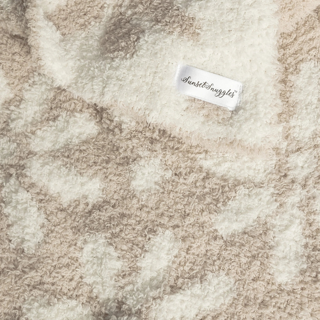 Blushing Beige & White Daisy Print Lovey